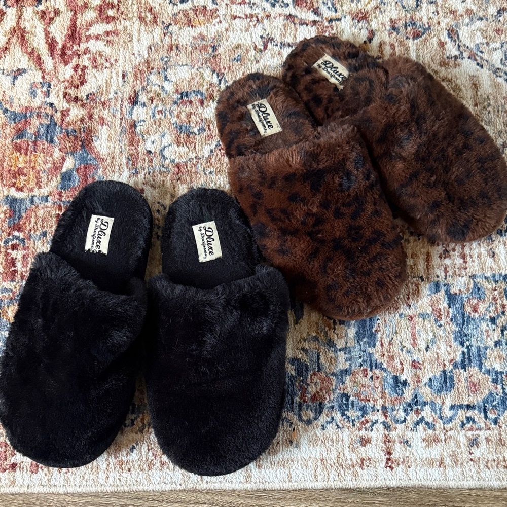 Deluxe by Dearfoam Plush Faux Fur Slipper Duo - Picture 1 of 5